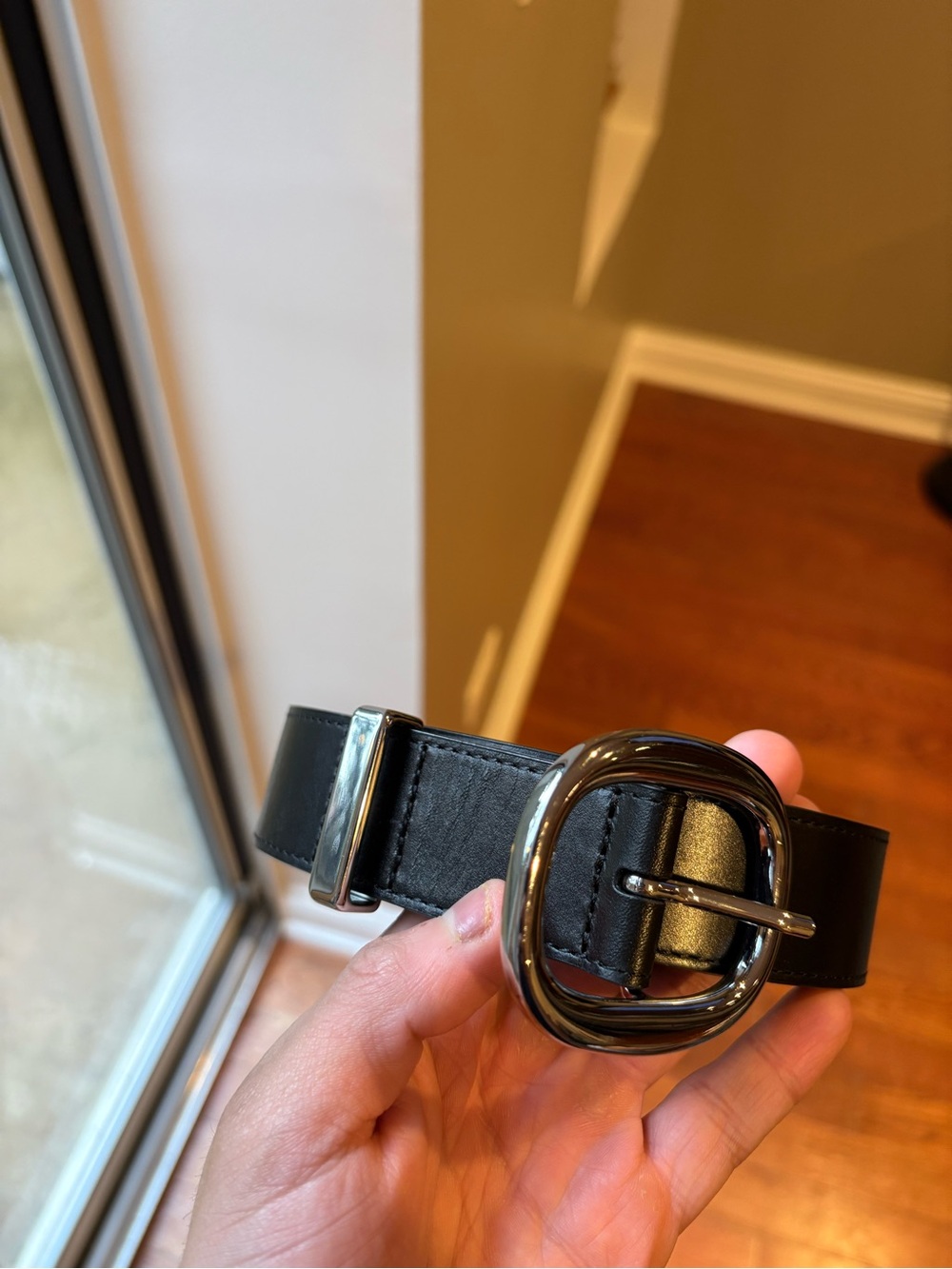 ARITZIA MENS BLACK 100% LEATHER BELT SOLID BRASS